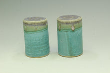 Load image into Gallery viewer, salt and pepper shaker