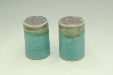 Load image into Gallery viewer, salt and pepper shaker