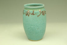 Load image into Gallery viewer, vase