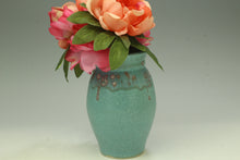 Load image into Gallery viewer, vase