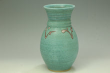 Load image into Gallery viewer, Bud Flower Vase - handmade pottery