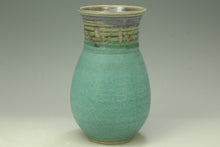 Load image into Gallery viewer, vase