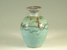Load image into Gallery viewer, Small Bud Flower Vase - handmade pottery