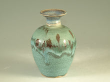 Load image into Gallery viewer, Small Bud Flower Vase - handmade pottery