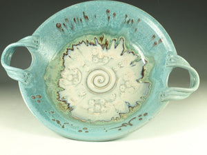 Serving bowl with handles